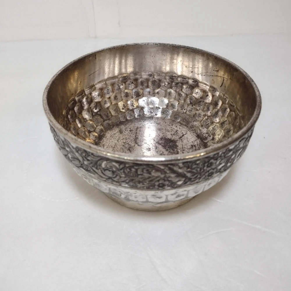 Elegant Silver plated Bowl with Intricate Design YG